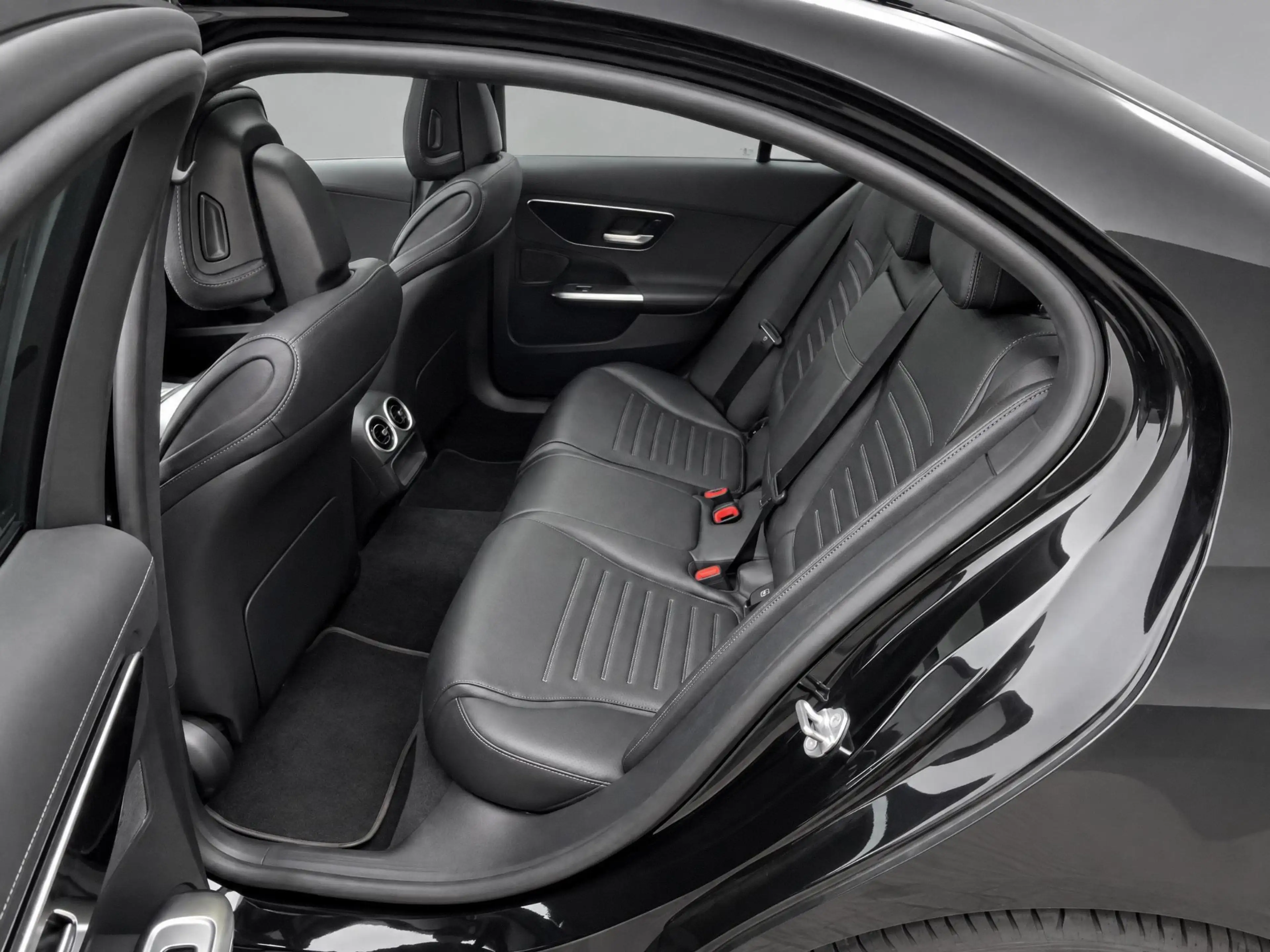 Mercedes-Benz C 300 e AMG Line | Panoramadak | Nightpakket | — photo 8