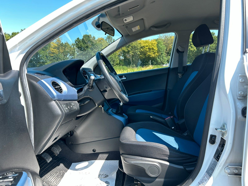 Hyundai i10 1.2 YES! Klimaauto. Sitzheizung Tempomat — photo 10