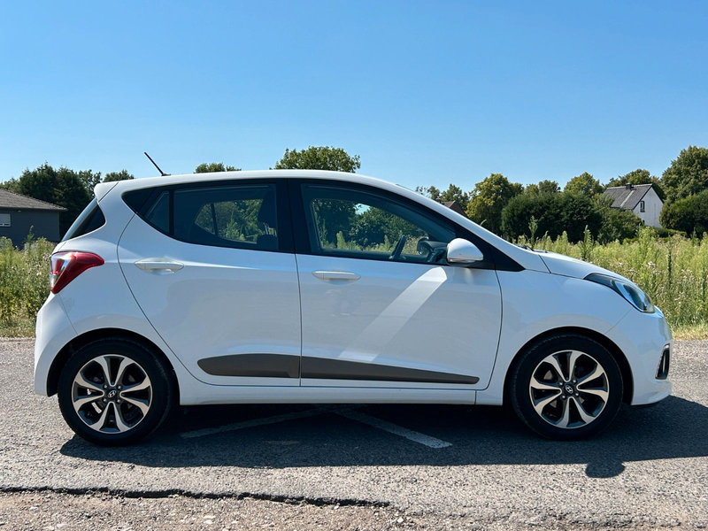 Hyundai i10 1.2 YES! Klimaauto. Sitzheizung Tempomat — photo 6