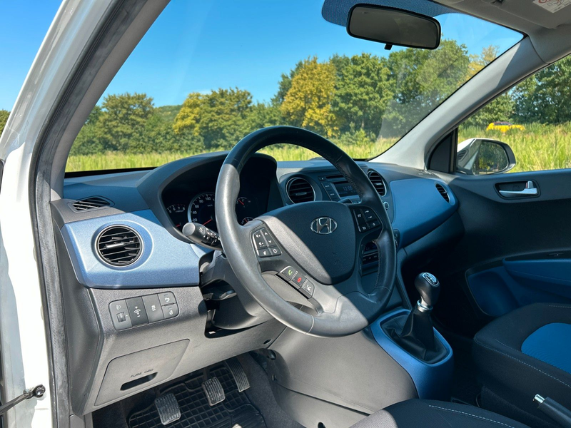 Hyundai i10 1.2 YES! Klimaauto. Sitzheizung Tempomat — photo 11