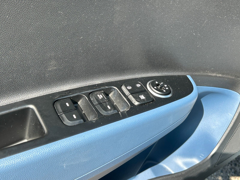 Hyundai i10 1.2 YES! Klimaauto. Sitzheizung Tempomat — photo 12
