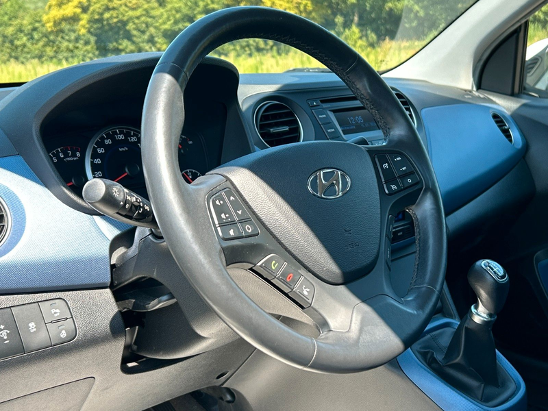 Hyundai i10 1.2 YES! Klimaauto. Sitzheizung Tempomat — photo 14
