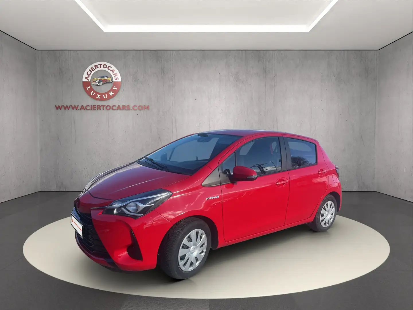 Toyota Yaris 100H 1.5 Active Rojo - 1