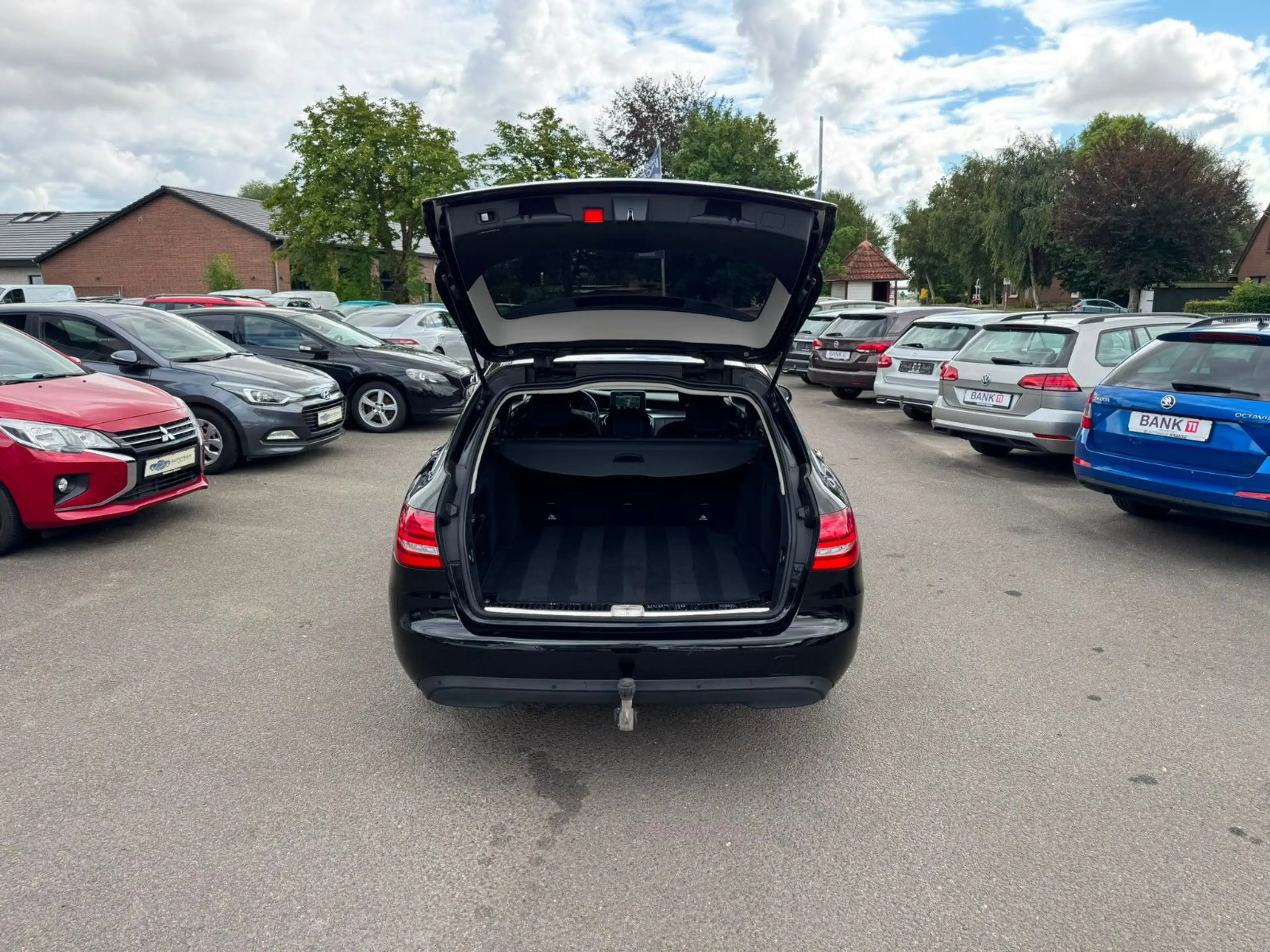 Mercedes-Benz C 200 T-Modell HU+SERVICE NEU/AHK/TEMPOMAT/NAVI — photo 9