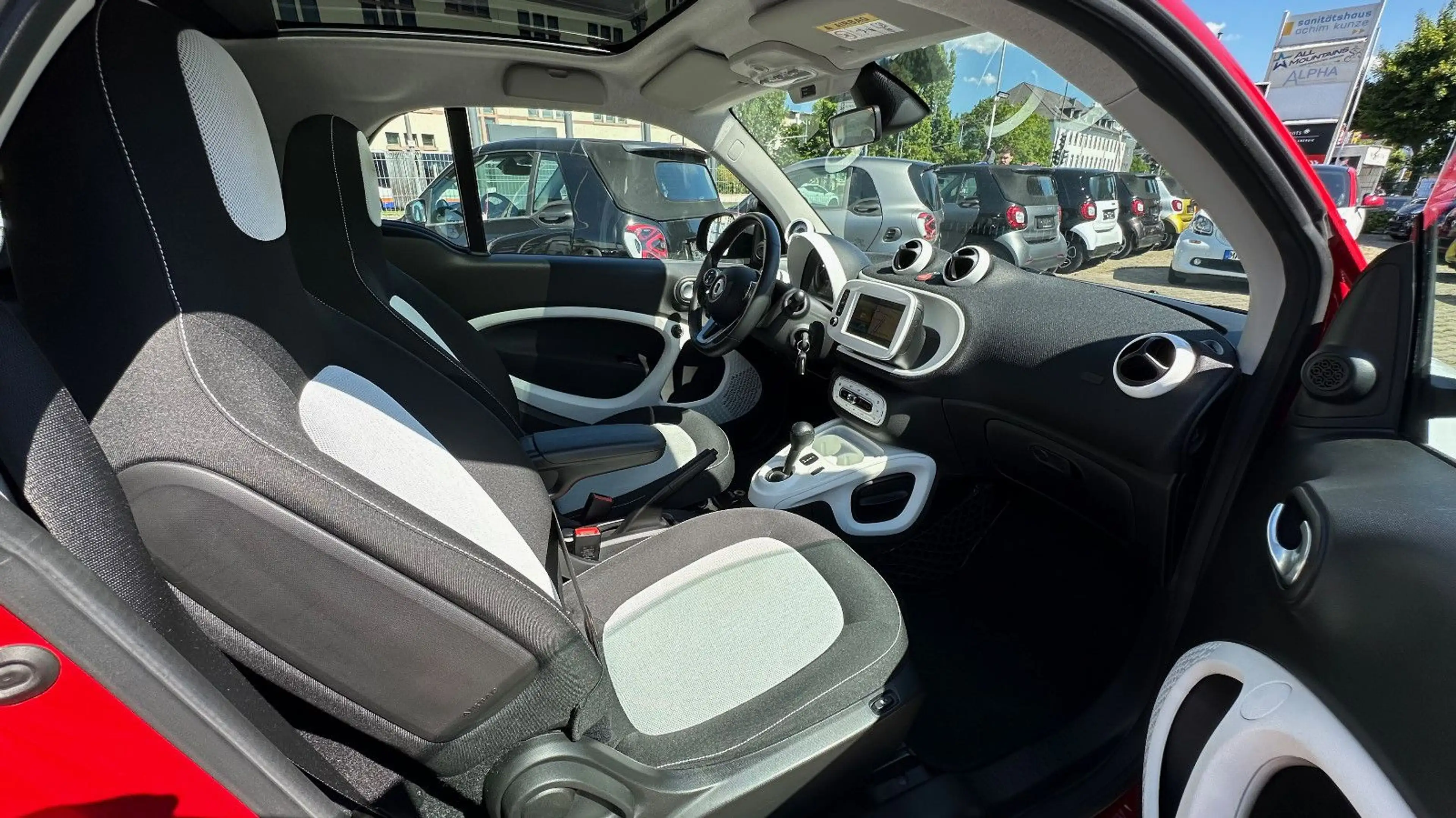 smart forTwo Coupé TURBO DCT WHITE & RED EDITION! NUR 34 TKM! — photo 3