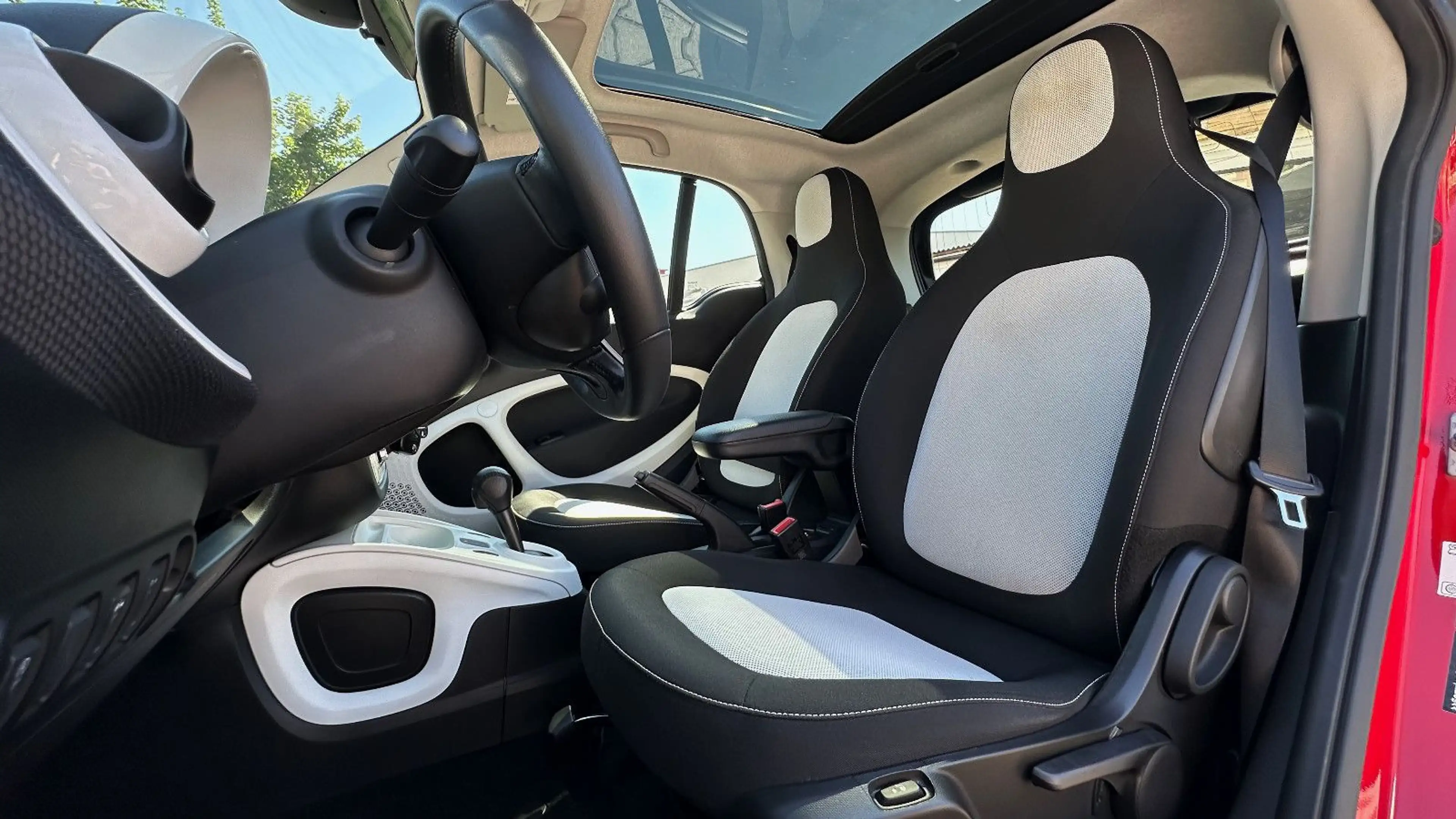 smart forTwo Coupé TURBO DCT WHITE & RED EDITION! NUR 34 TKM! — photo 9