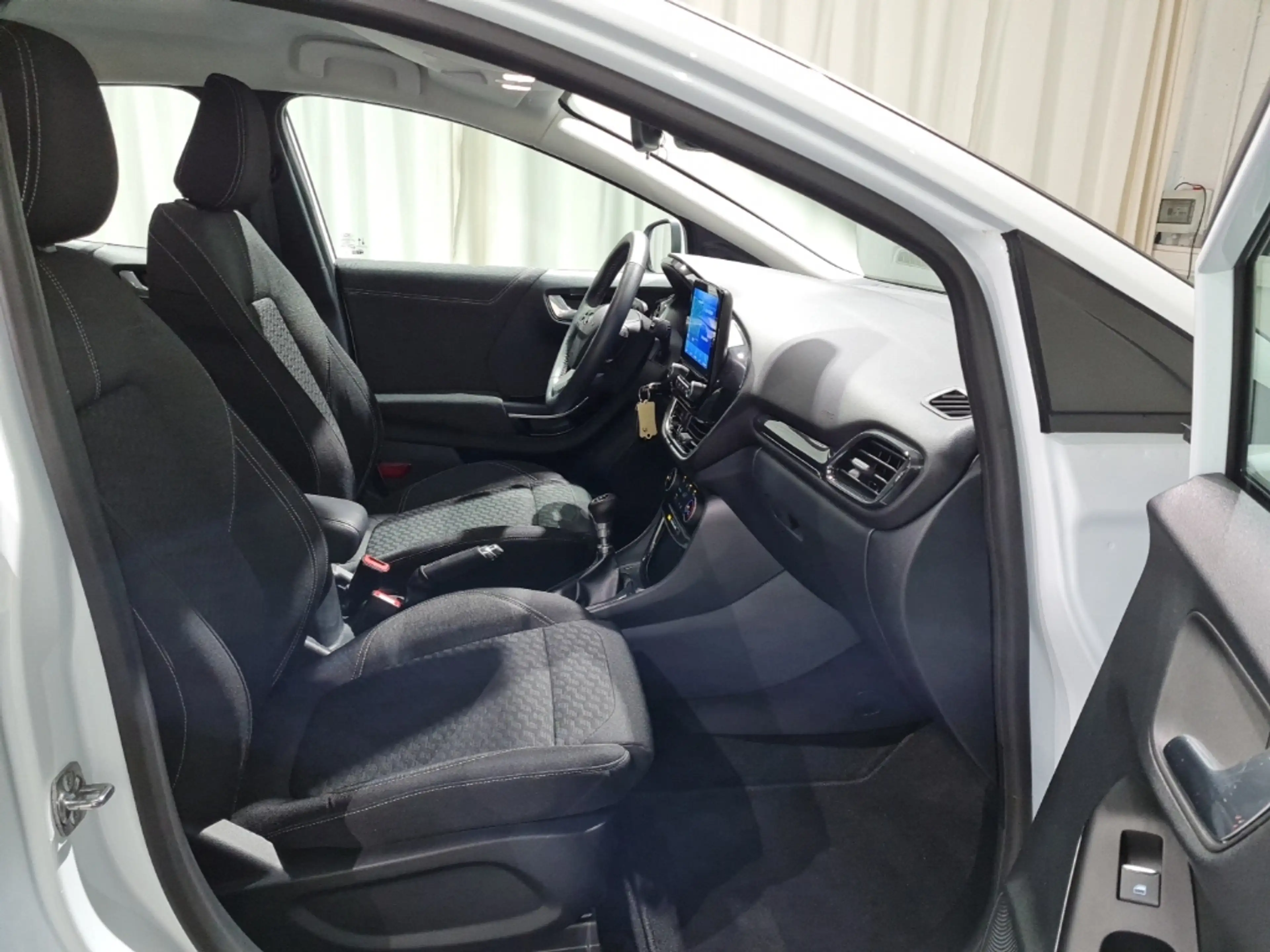 Ford Puma 1.0 MHEV Titanium*SITZHZG*NAVI*TEMPOMAT* — photo 4