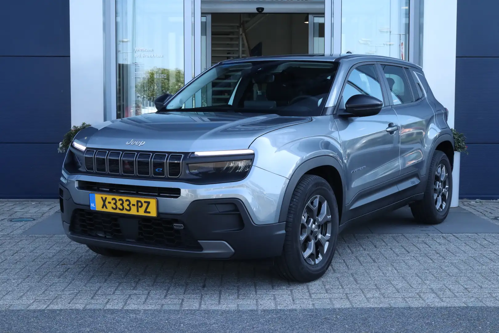 Jeep Avenger Longitude Business Pack 54 kWh | Stoelverwarming | Grijs - 1