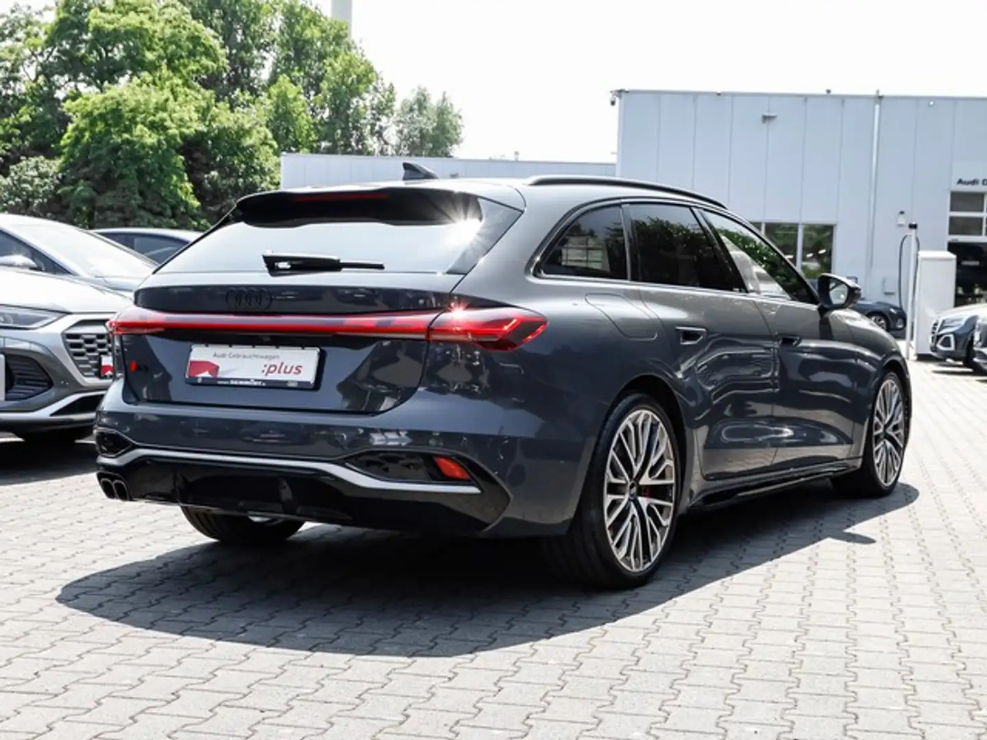 Audi A5 Avant TDI quattro Edition One S line Matrix LED... Grau - 2