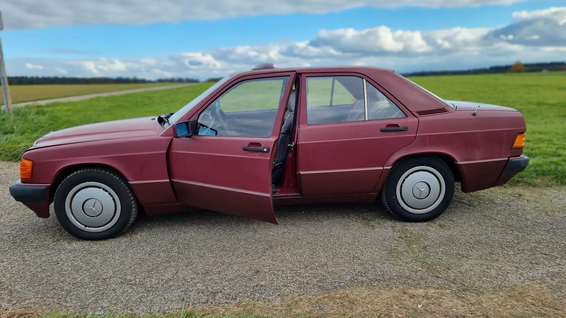 Mercedes-Benz 190 190 E 2.0 Rot - 2
