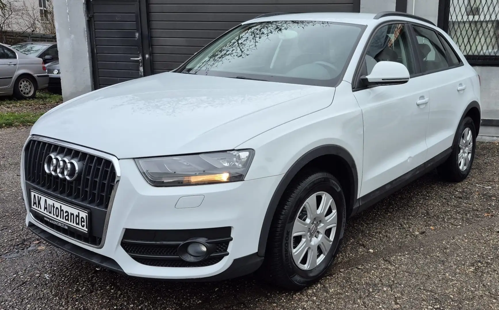 Audi Q3 Weiß - 1