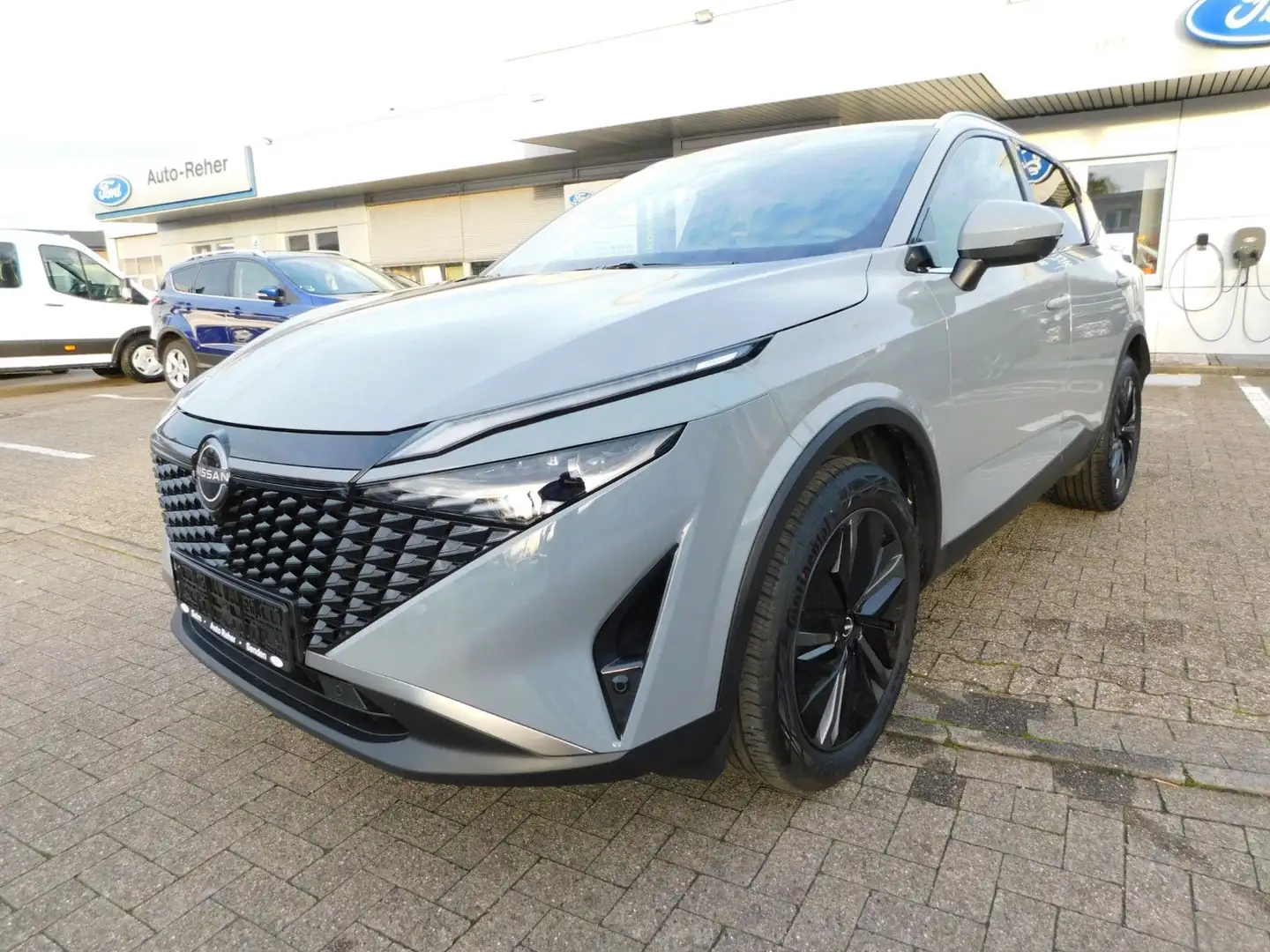 Nissan Qashqai Tekna Autom. Navi 360°Kamera Sitzheizung Grau - 1