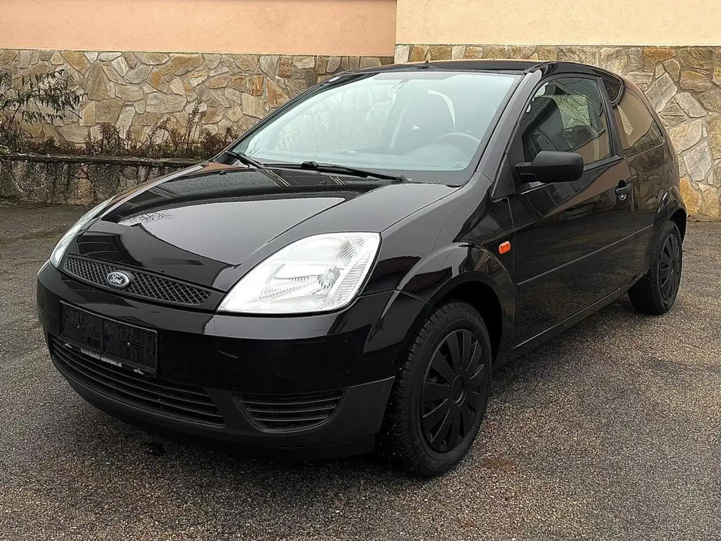 Ford Fiesta Fiesta Ambiente 1,3 8V Ambiente Schwarz - 1
