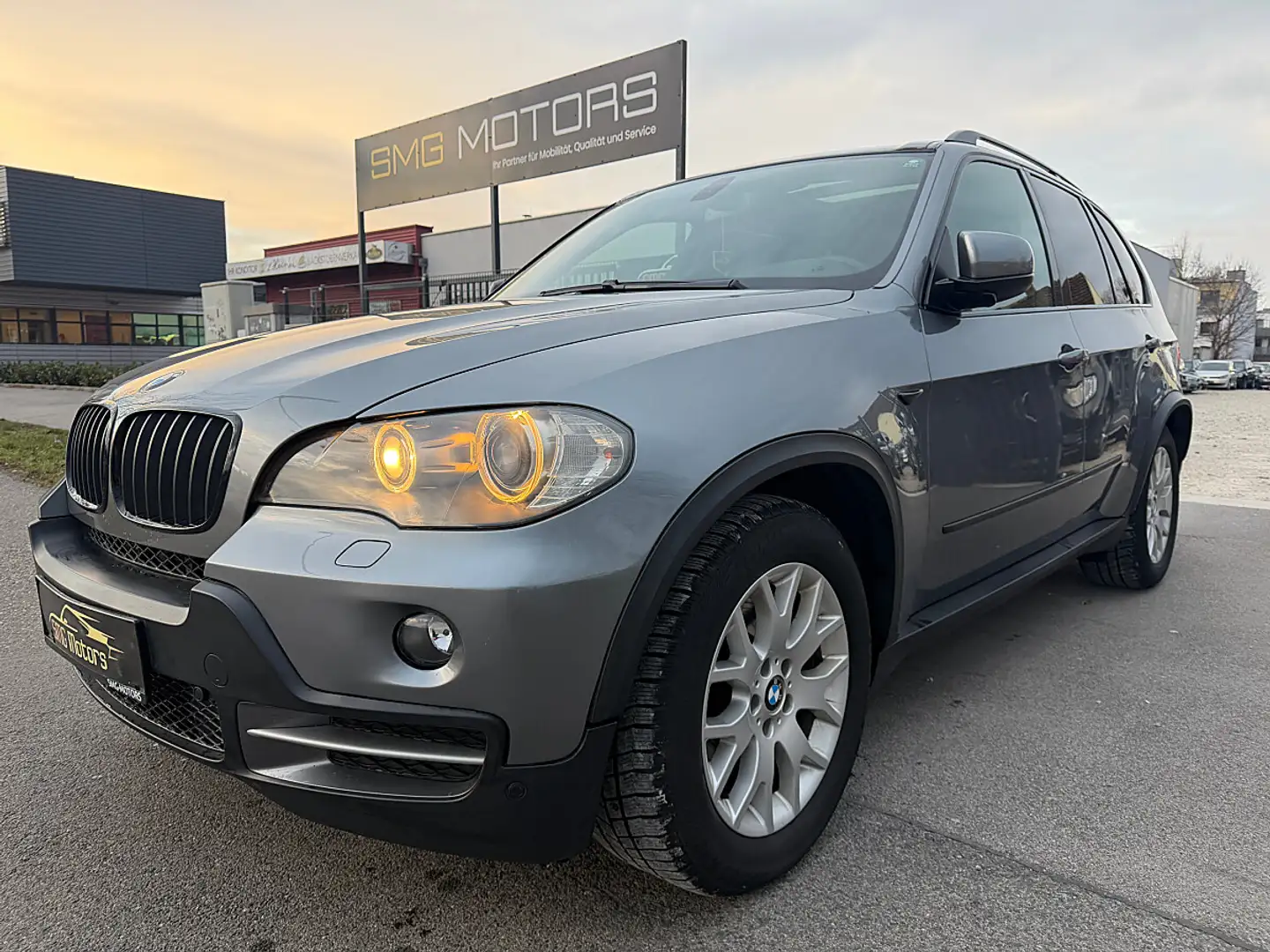 BMW X5 3,0d Aut. Grau - 1