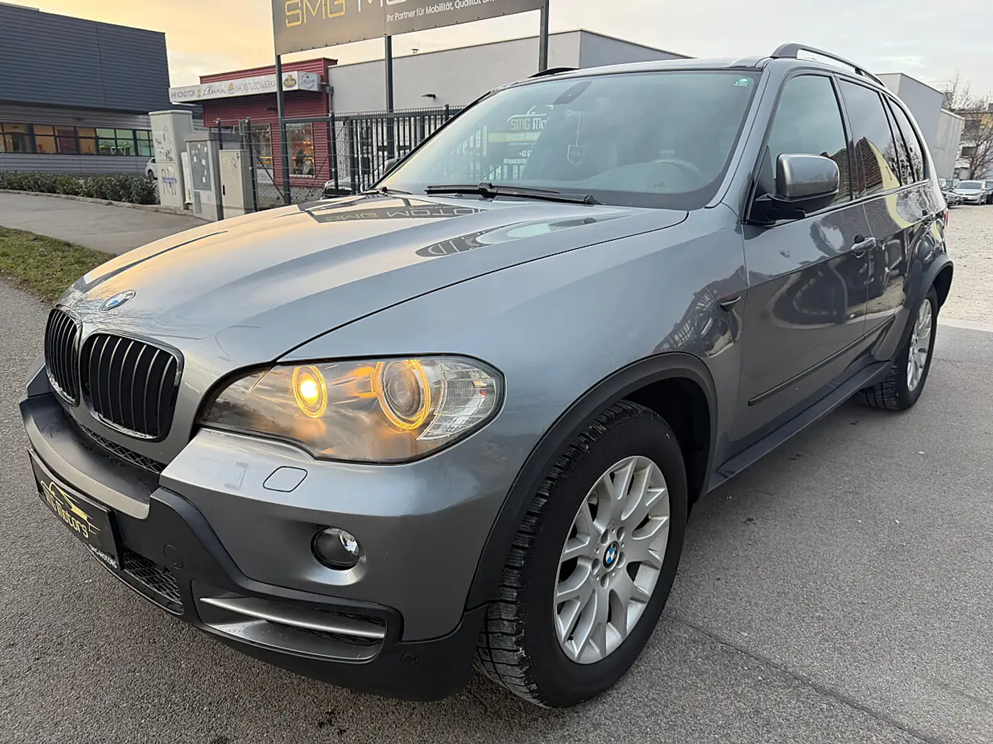 BMW X5 3,0d Aut. Grau - 2