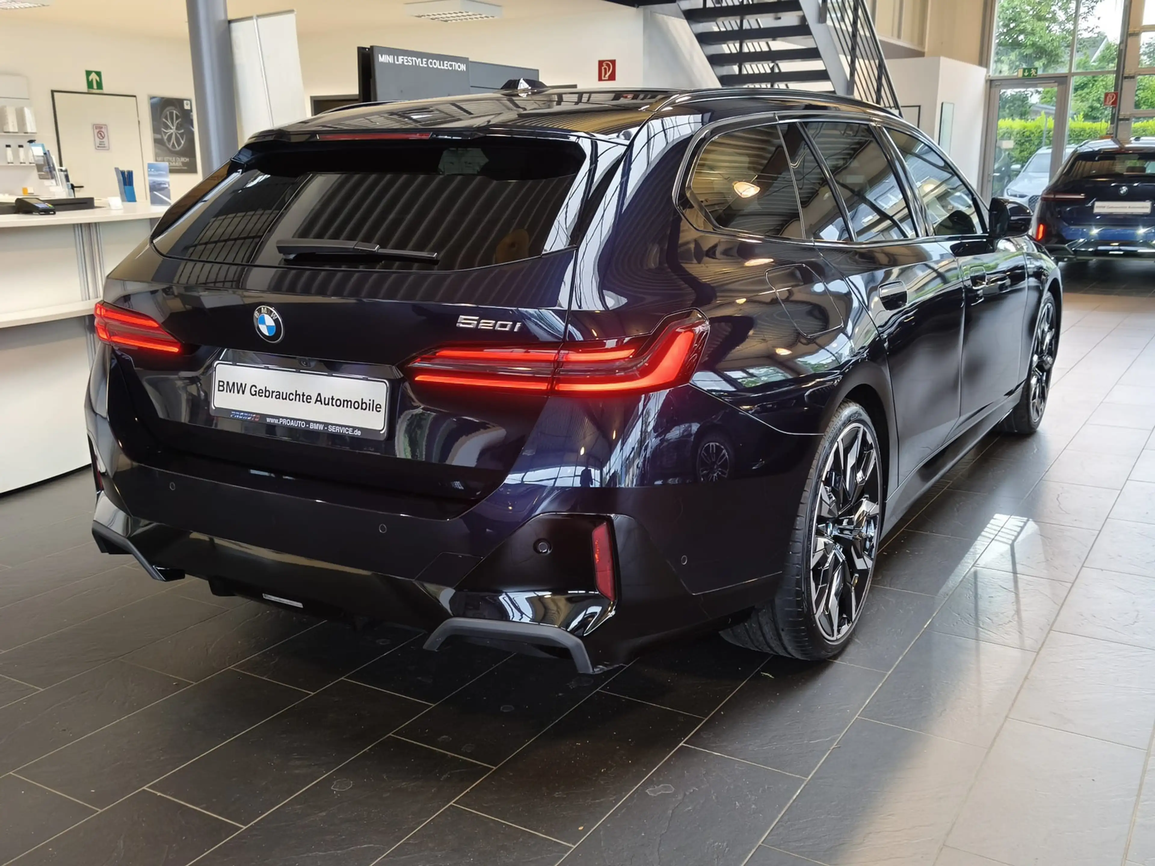 BMW 520 i Tour.M Sport Pro AHK/HUD/Pano/360°/B&W — photo 7