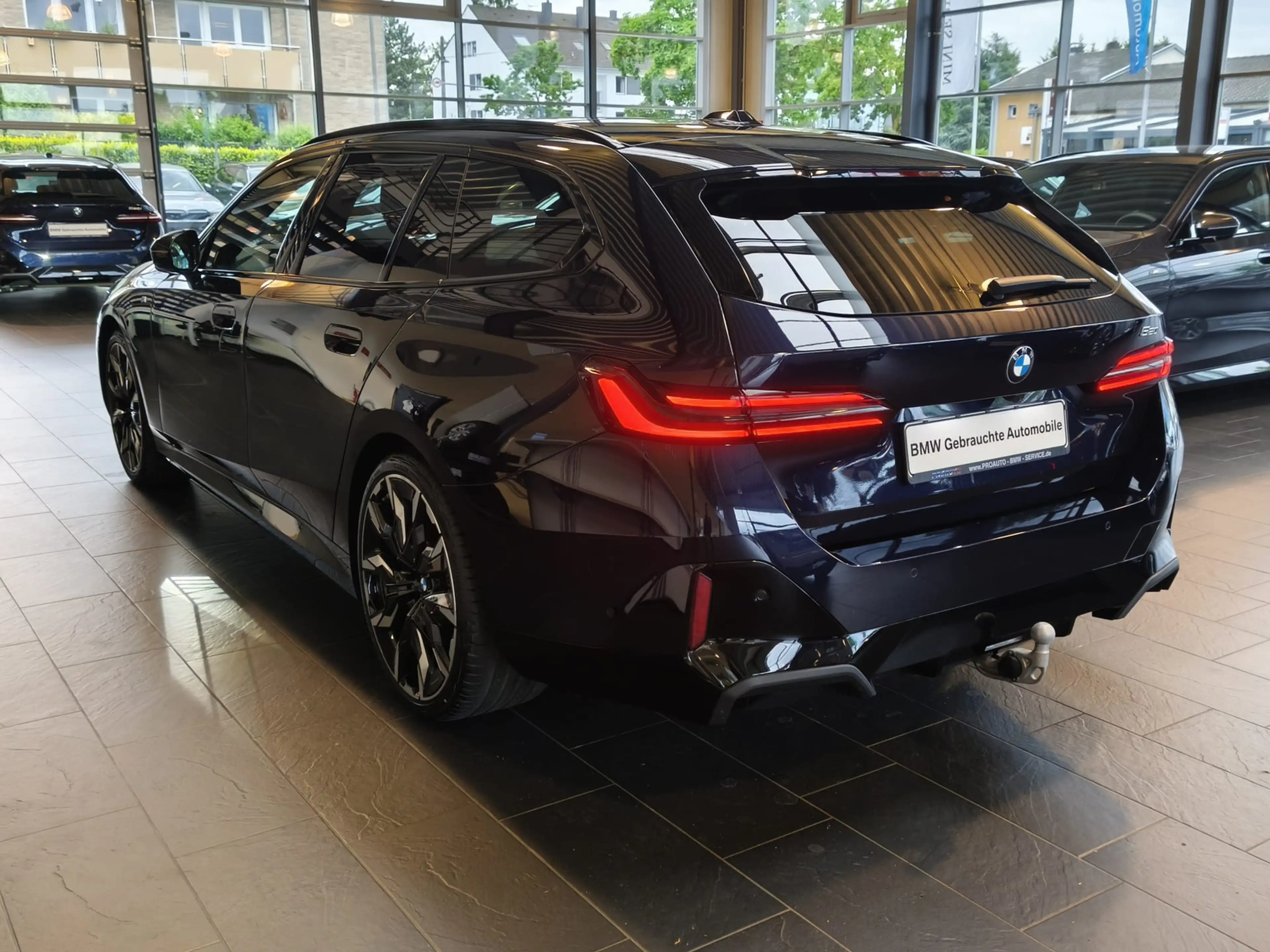 BMW 520 i Tour.M Sport Pro AHK/HUD/Pano/360°/B&W — photo 4
