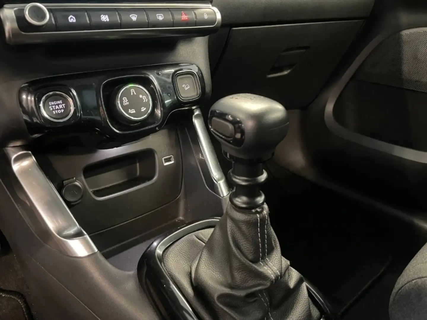 Citroen C3 Aircross 1.2 PureTech 110 CV Shine Pack Rot - 2