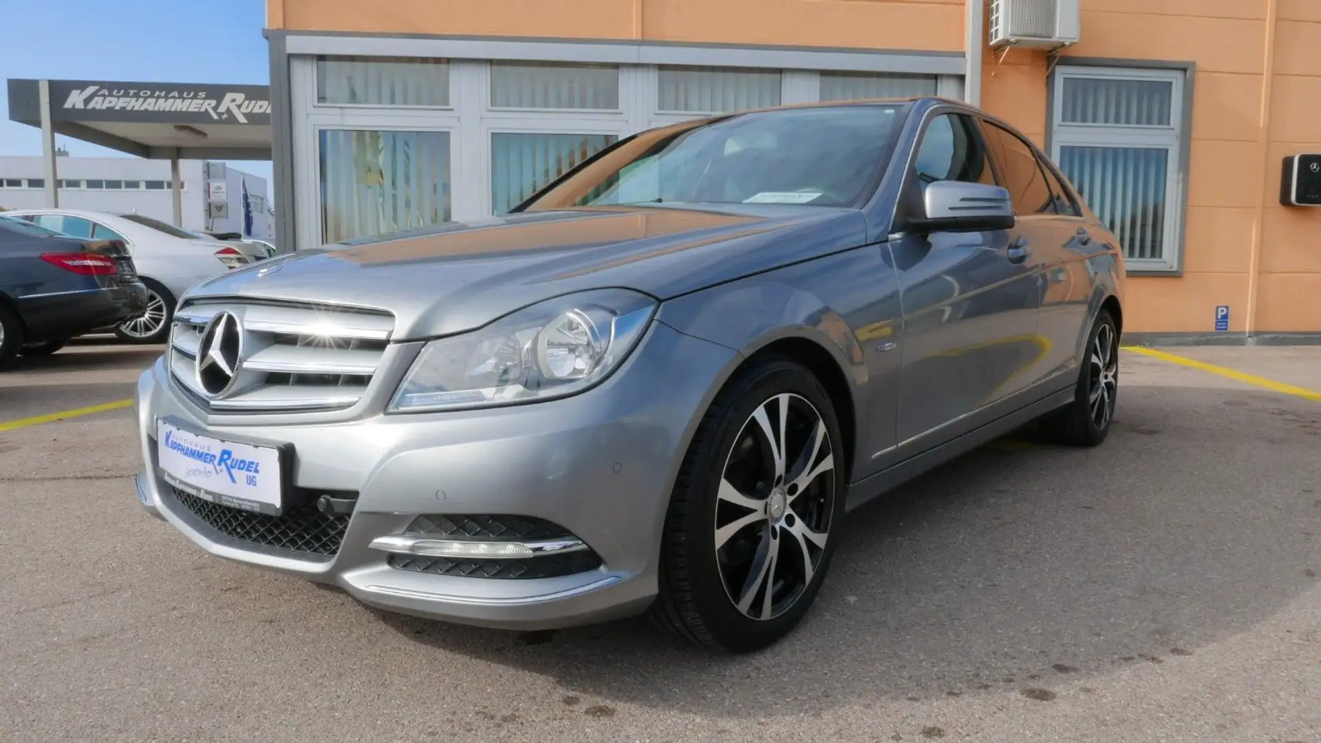 Mercedes-Benz C 180 CGI Avantgarde/AUTOMATIK/SHZ Silber - 1