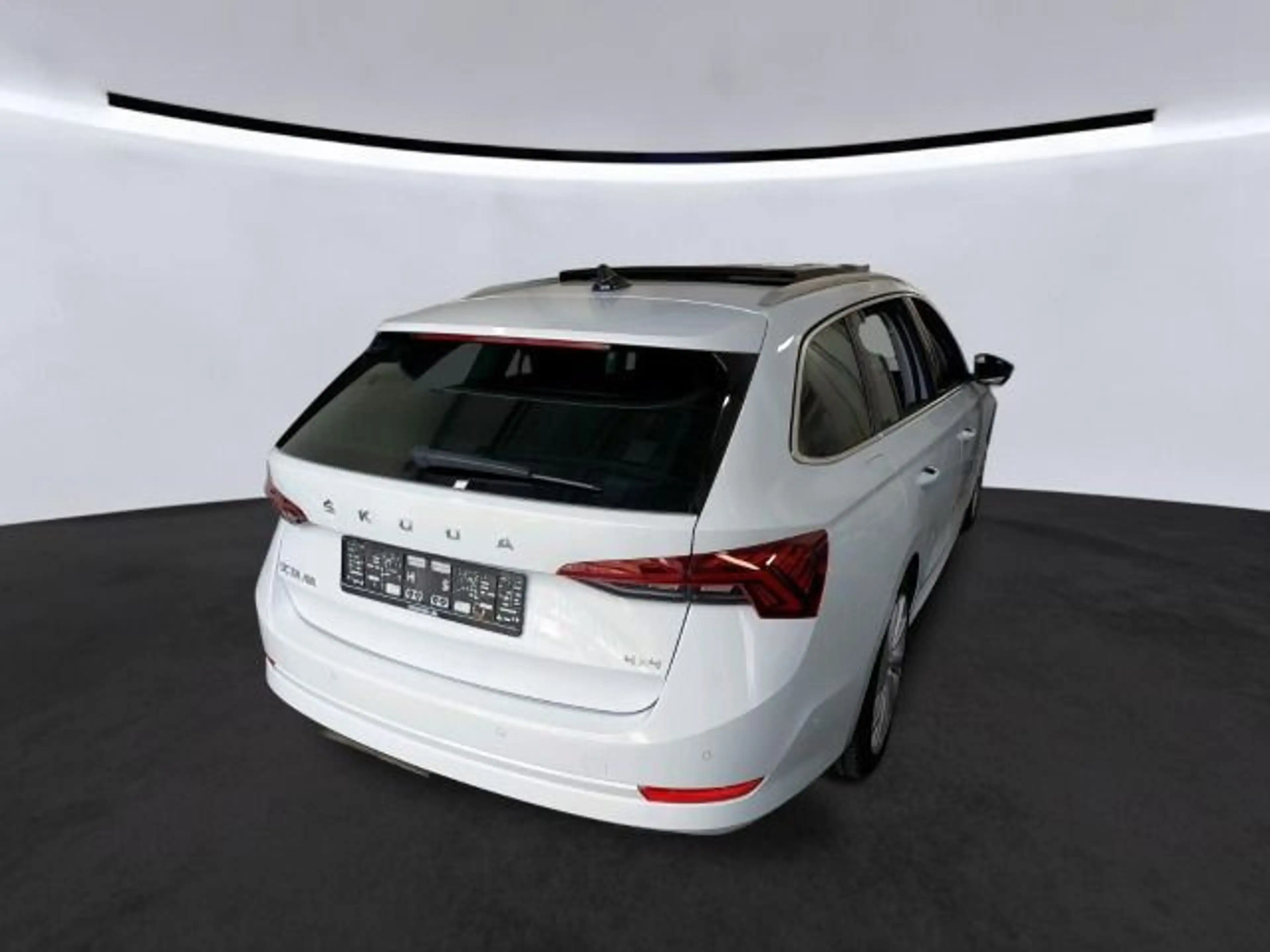 Skoda Octavia Combi 2.0 TDI Style 4x4 DSG Navi*AHK*StH — photo 2