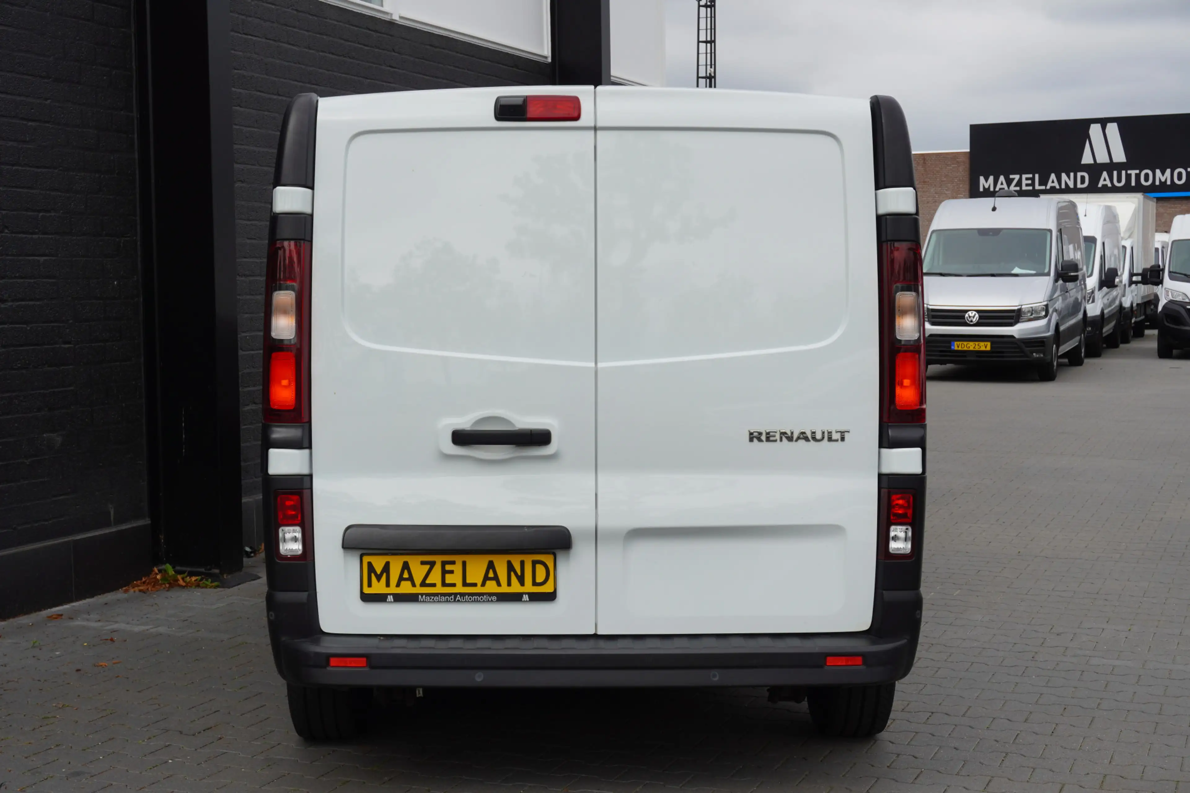 Renault Trafic 2.0 dCi 130PK EURO 6 - Airco - Navi - Cruise - €15 — photo 8