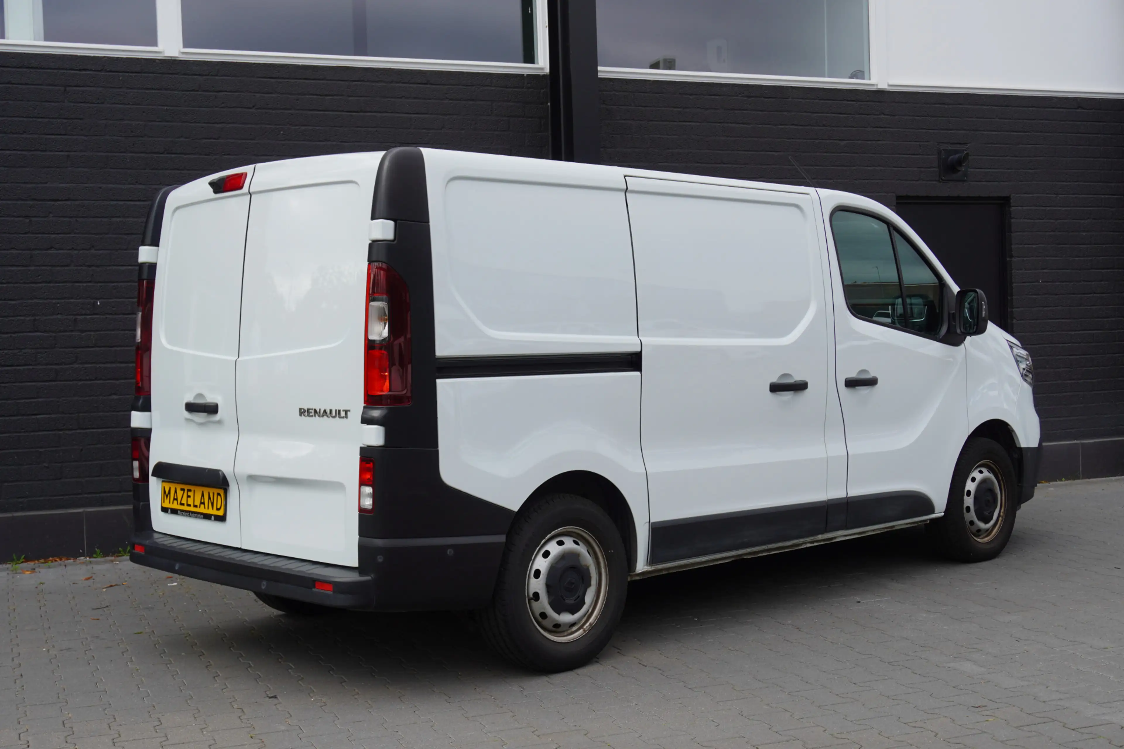 Renault Trafic 2.0 dCi 130PK EURO 6 - Airco - Navi - Cruise - €15 — photo 2