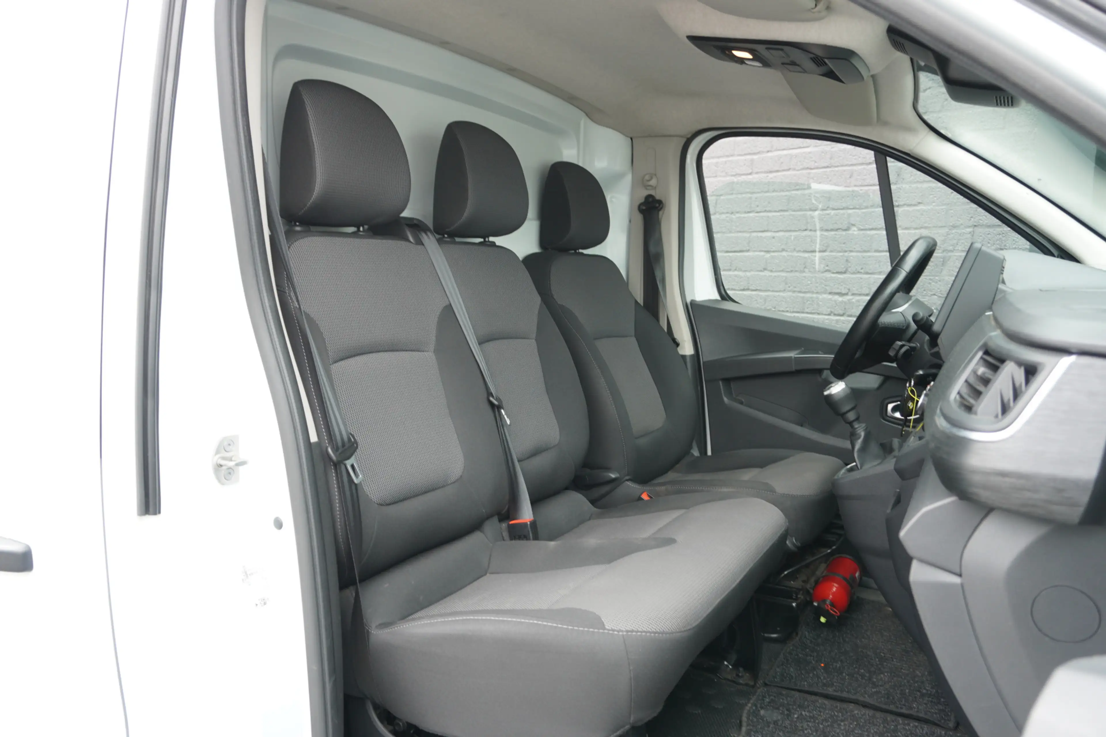 Renault Trafic 2.0 dCi 130PK EURO 6 - Airco - Navi - Cruise - €15 — photo 6