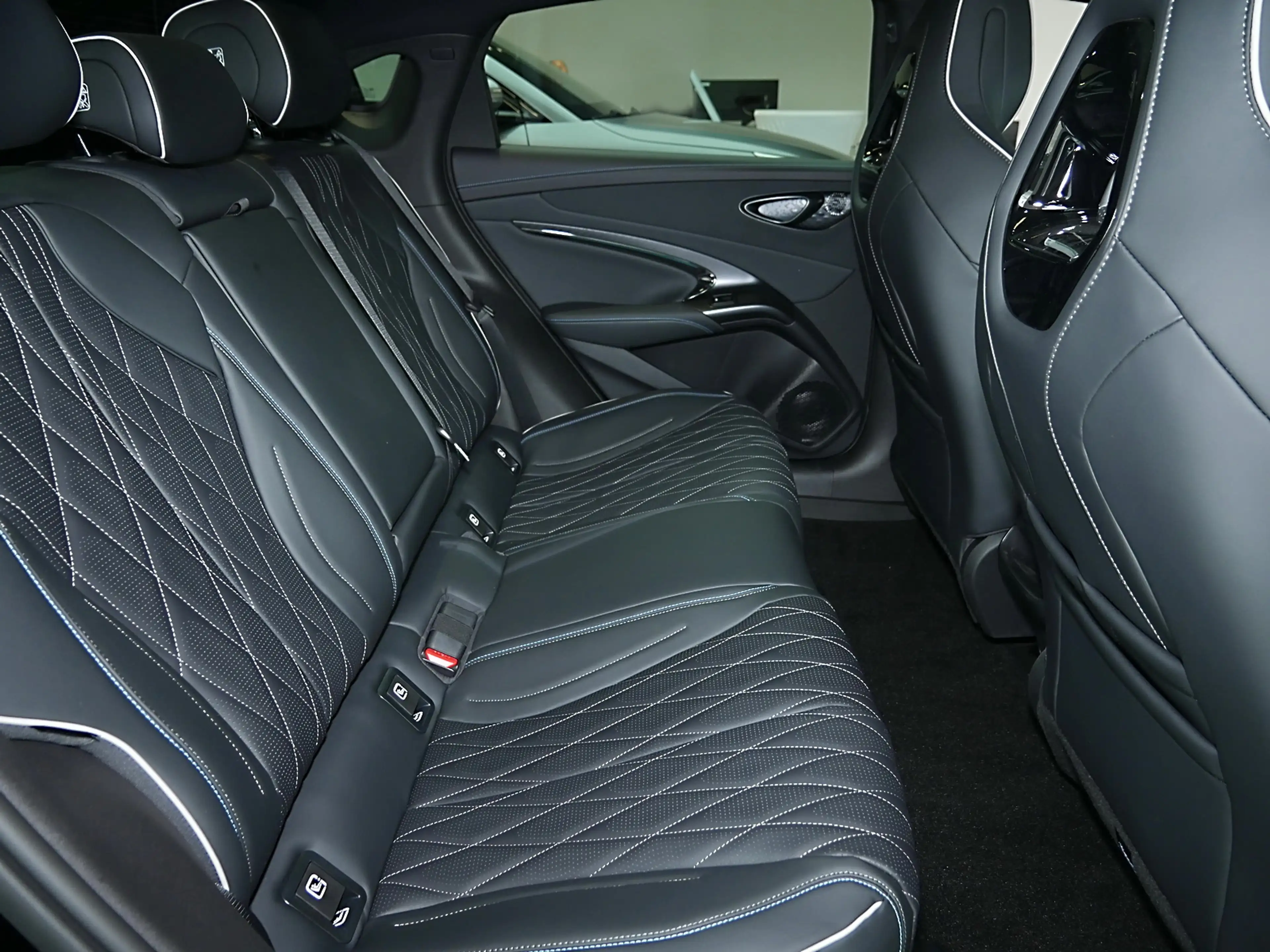 BYD Seal Design 230 kW 360° LED Navi Pano Wärmep. — photo 6