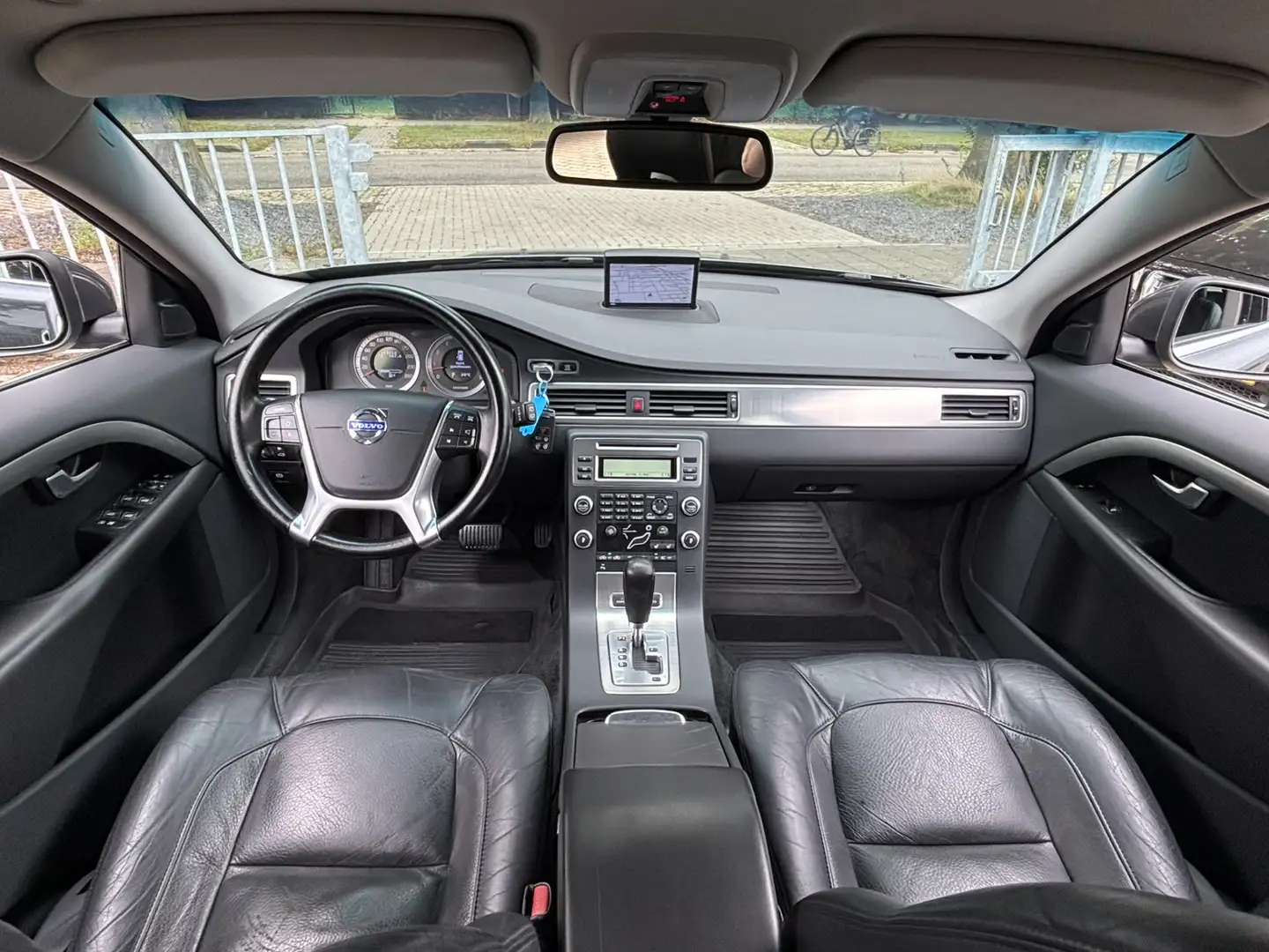 Volvo V70 3.0 T6 AWD Model '10 Four-C Family BTW voordeel €1 Gris - 2