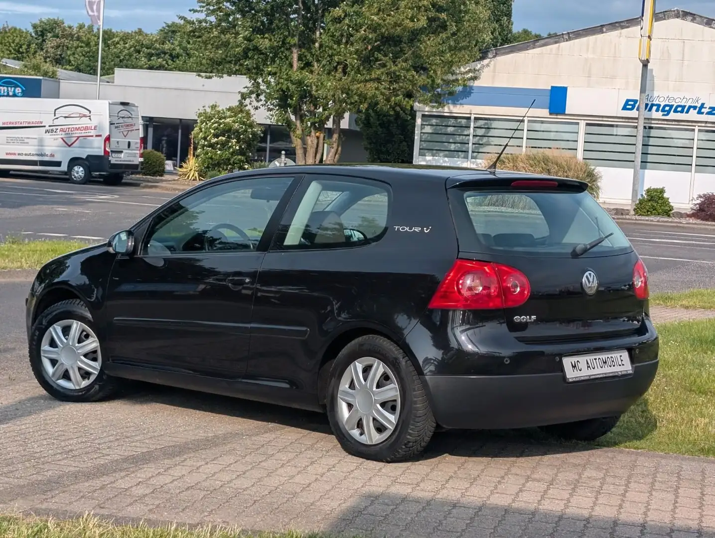 Volkswagen Golf V Lim. Tour*KLIMA*PDC*TEMPOMAT !! Negro - 2