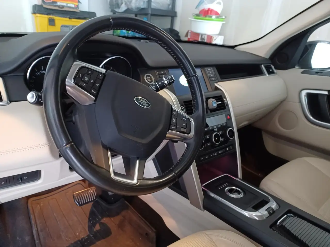 Land Rover Discovery Sport снимка Land Rover Discovery Sport