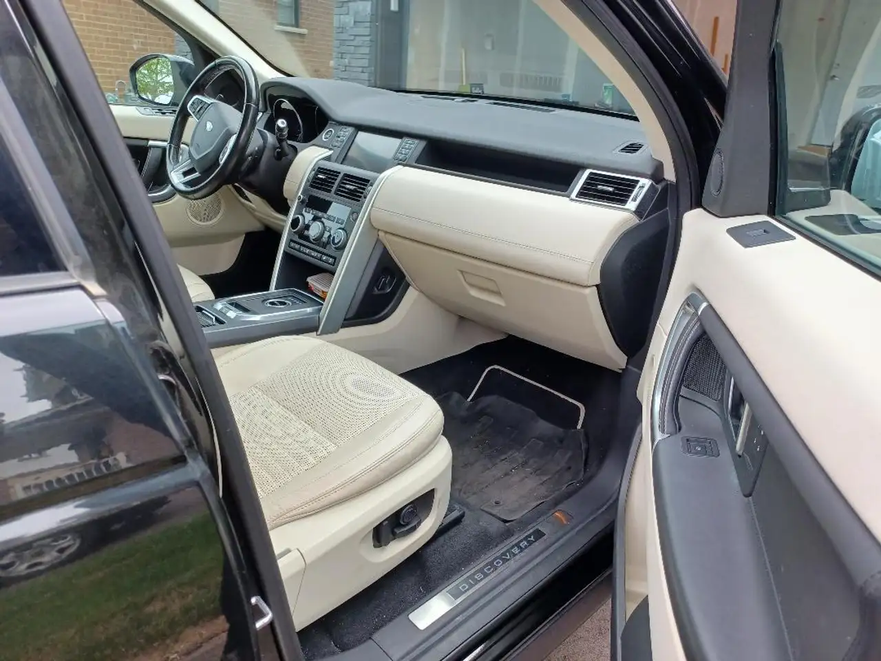 Land Rover Discovery Sport снимка Land Rover Discovery Sport