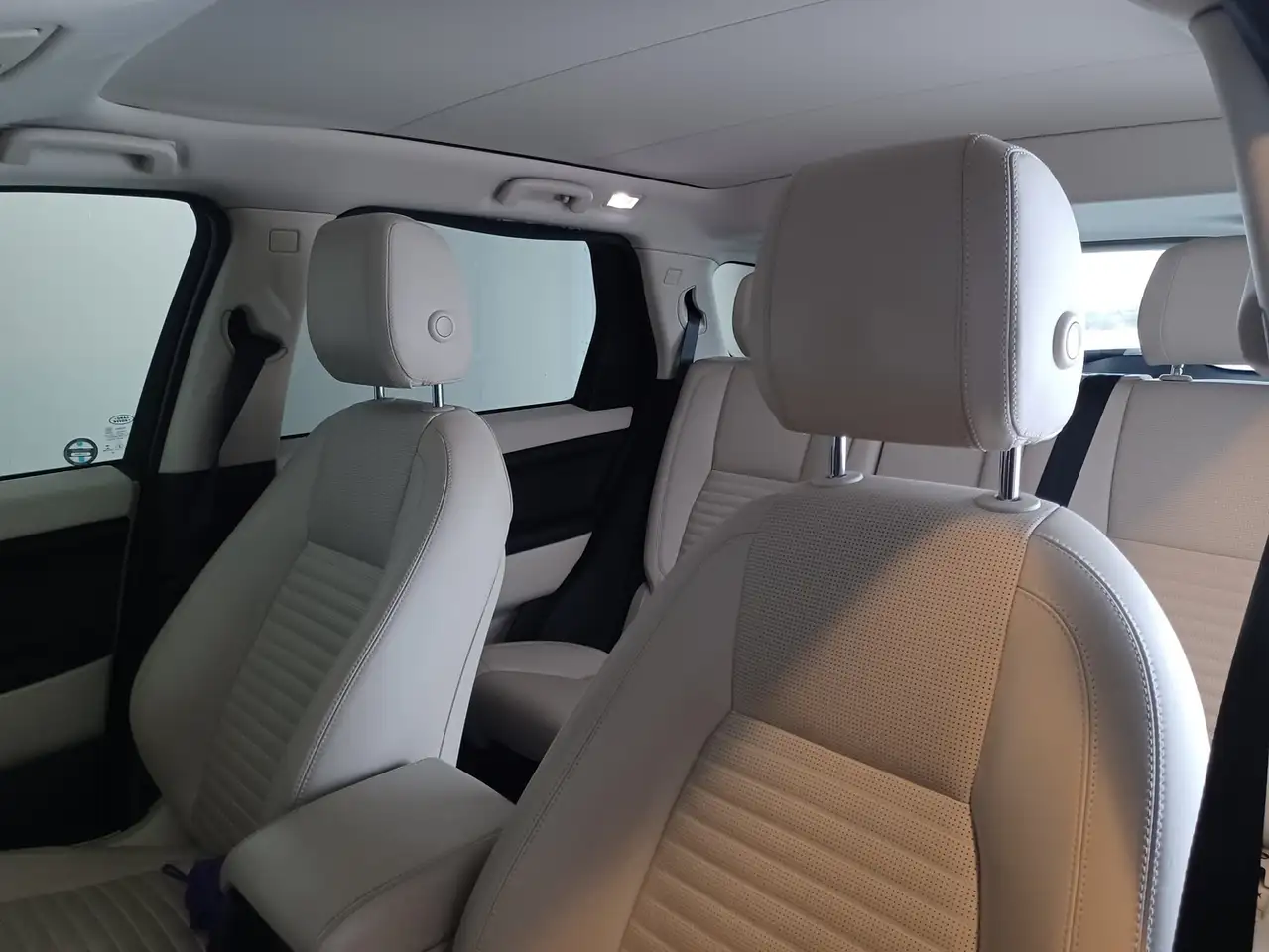 Land Rover Discovery Sport снимка Land Rover Discovery Sport
