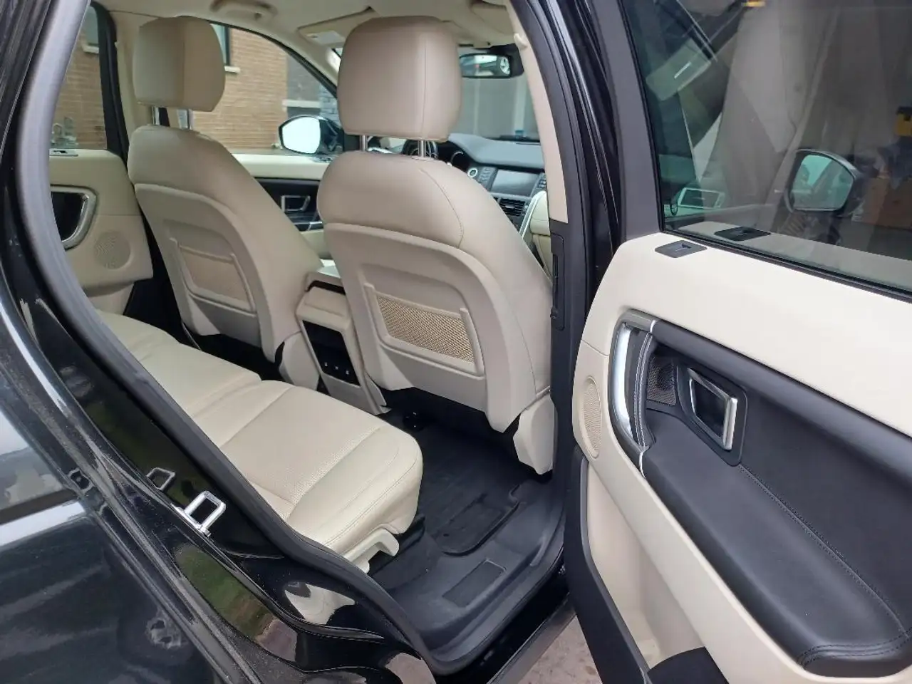 Land Rover Discovery Sport снимка Land Rover Discovery Sport