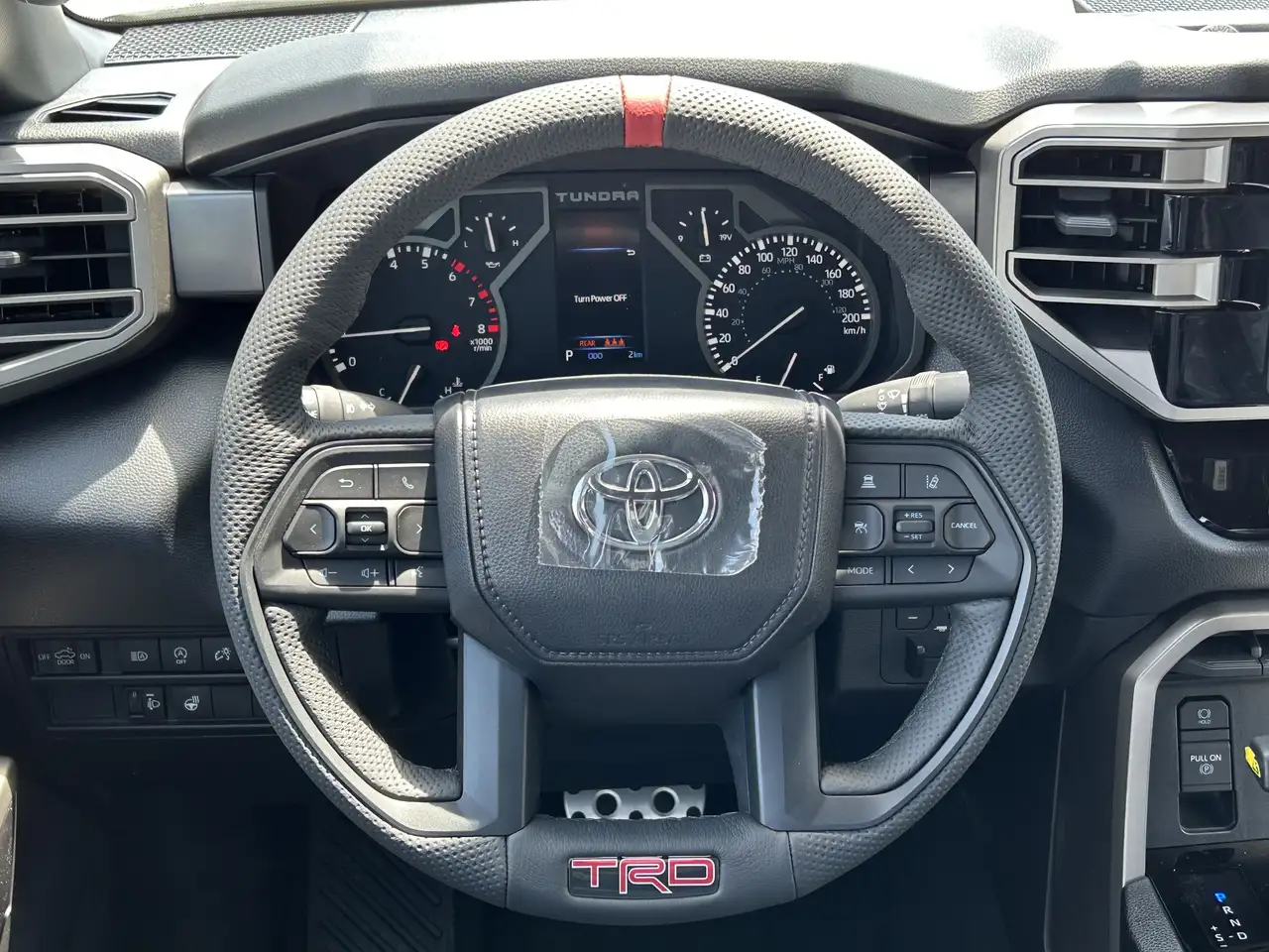 Toyota Tundra снимка Toyota Tundra