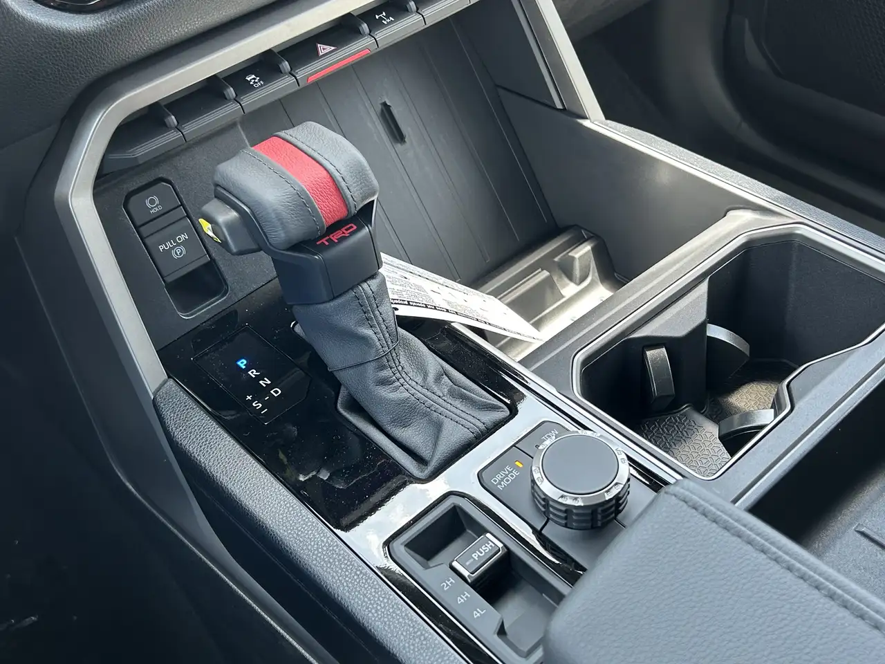 Toyota Tundra снимка Toyota Tundra