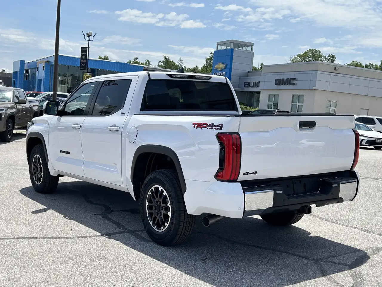 Toyota Tundra снимка Toyota Tundra