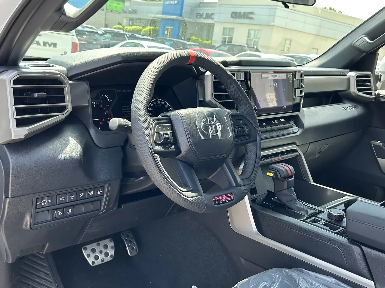 Toyota Tundra снимка Toyota Tundra