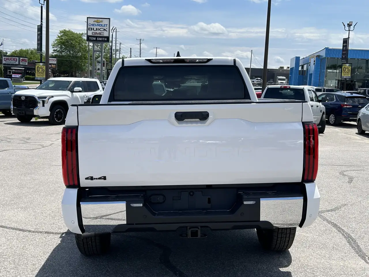 Toyota Tundra снимка Toyota Tundra