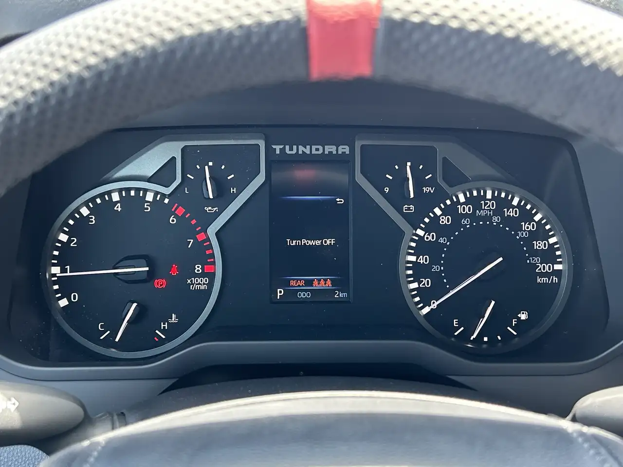Toyota Tundra снимка Toyota Tundra