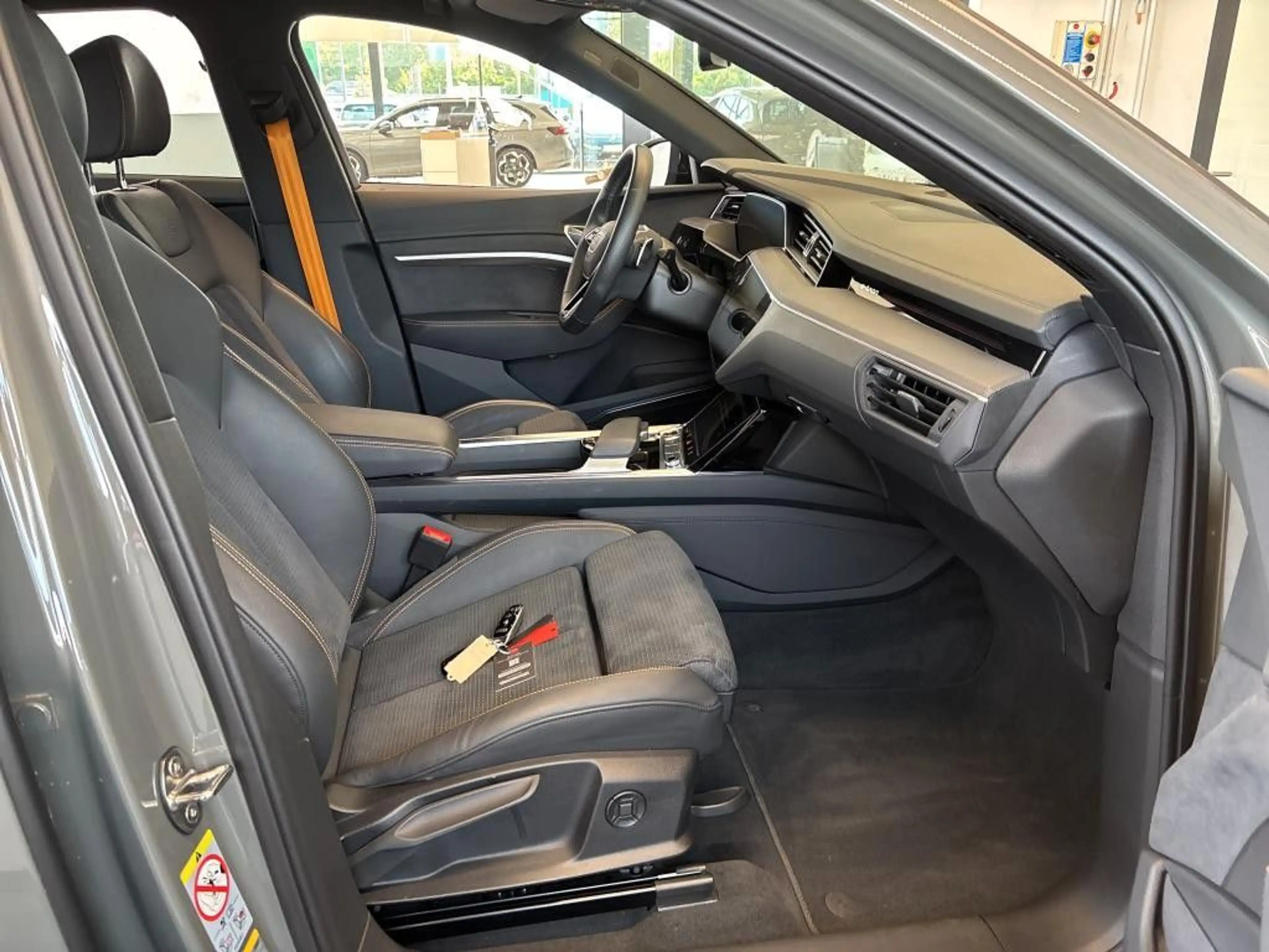 Audi e-tron E-tron Sportback 55 Quattro S-Line*BLACK*PANO* — photo 8