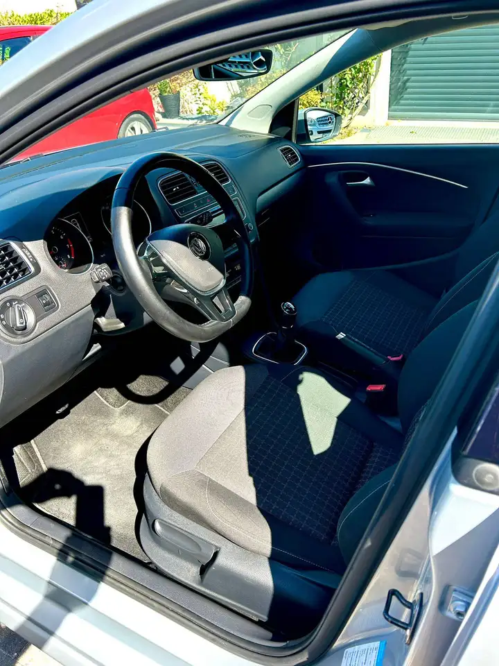 Volkswagen Polo Citadine 5 portes — photo 3