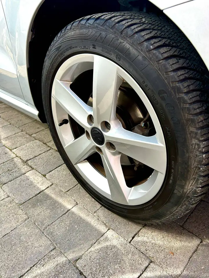Volkswagen Polo Citadine 5 portes — photo 5