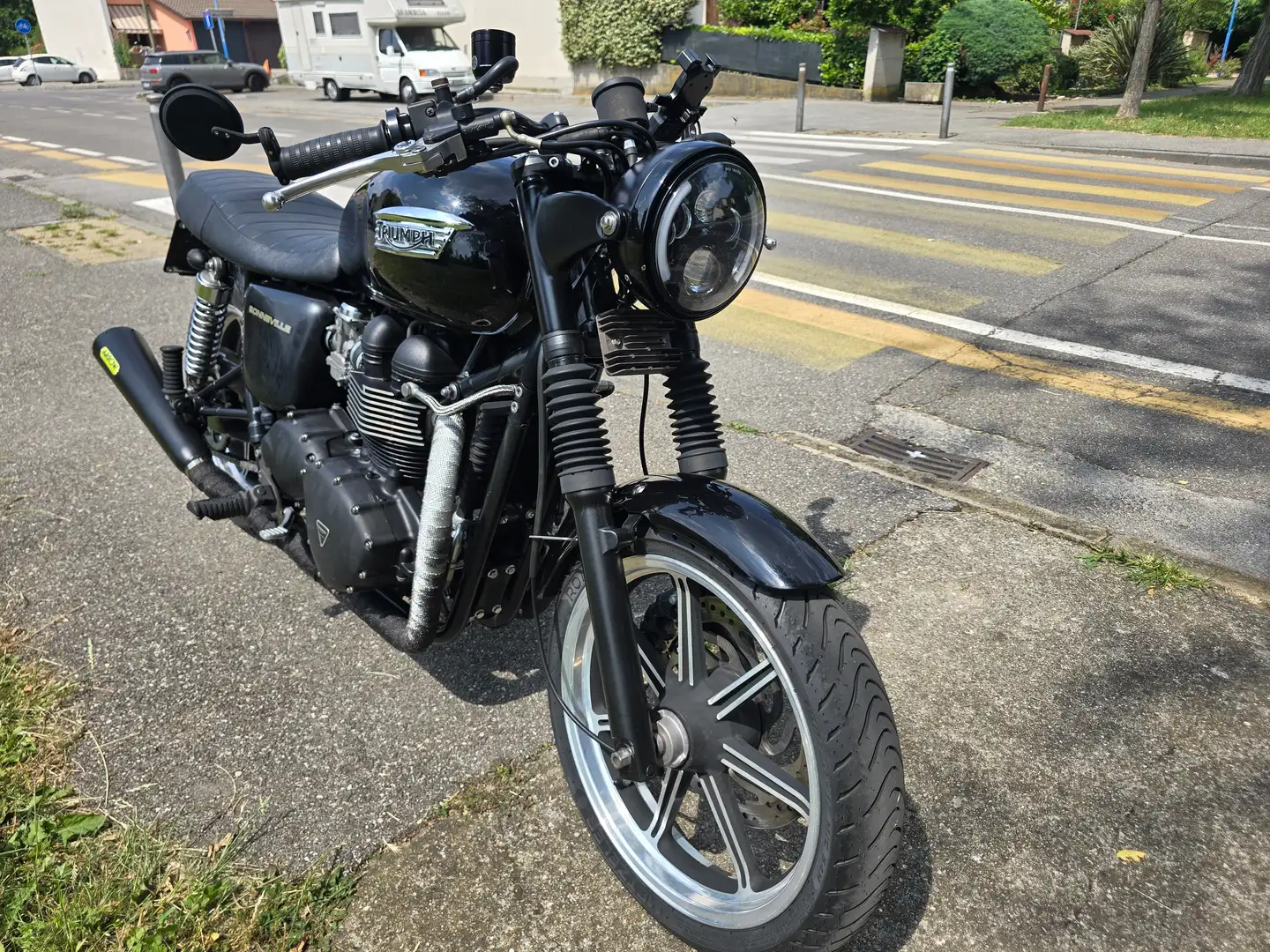 Triumph Bonneville SE Black Nero - 1