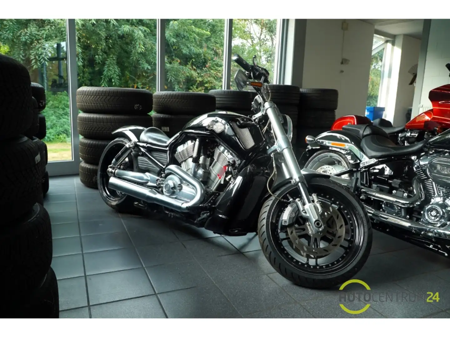 Harley-Davidson V-Rod VRSCF Muscle Schwarz - 1