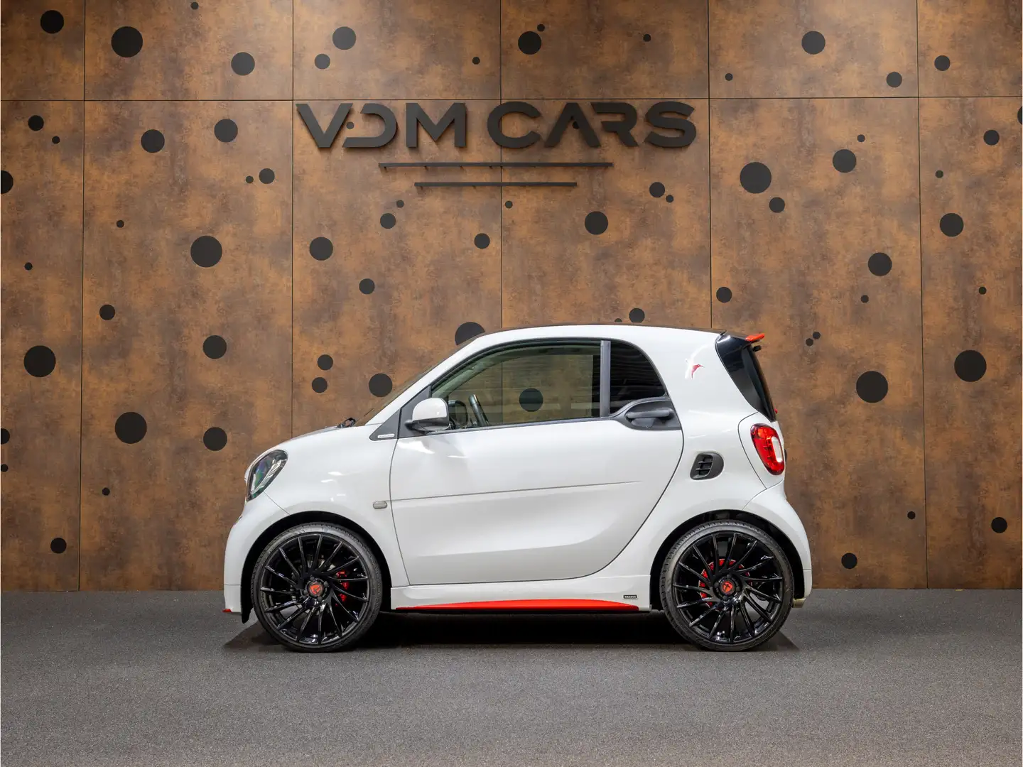 smart forTwo 1.0 Turbo BRABUS | Ushuaia Premium Edition | JBL | Weiß - 2