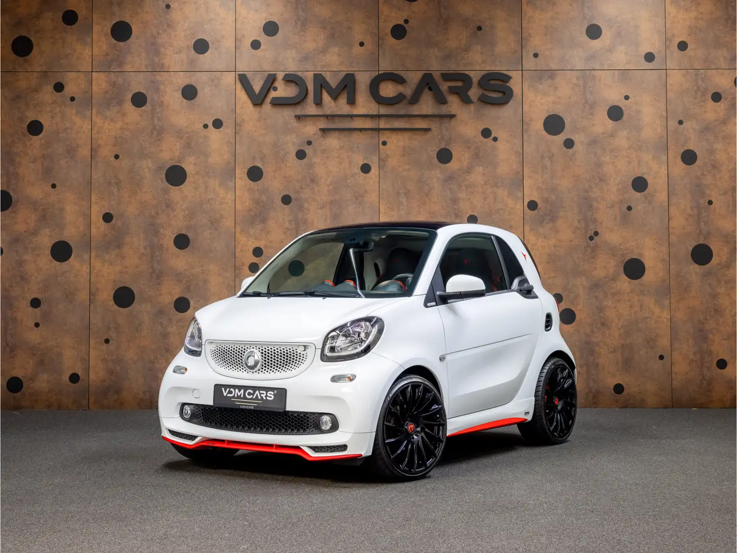 smart forTwo 1.0 Turbo BRABUS | Ushuaia Premium Edition | JBL | Weiß - 1