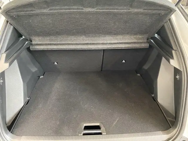 Peugeot 2008 view 9
