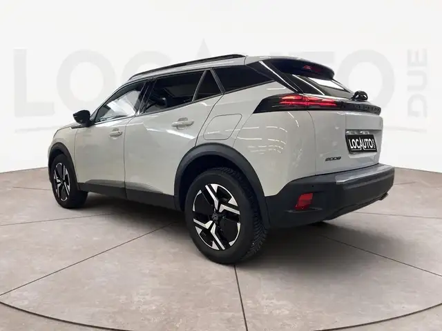Peugeot 2008 view 5