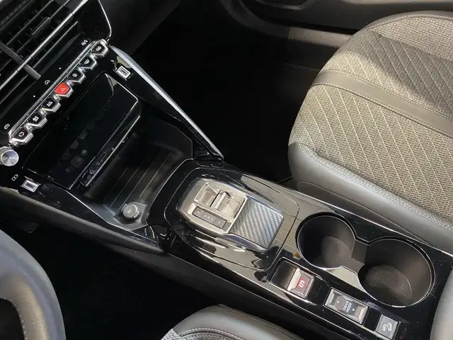 Peugeot 2008 view 11